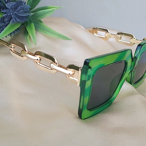 Square Sunglasses. Color green. Chain Temple UV Protection Sunglasses. - Picture 11 of 11